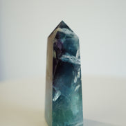 紫藍羽毛螢石柱 - ART OF GEM 