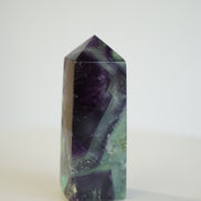 紫綠羽毛螢石柱 - ART OF GEM 