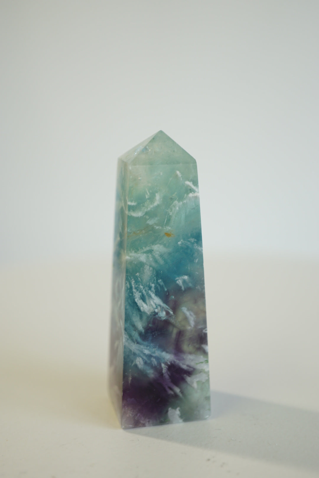 紫藍羽毛螢石柱 - ART OF GEM 