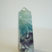 紫藍羽毛螢石柱 - ART OF GEM 