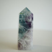 紫藍羽毛螢石柱 - ART OF GEM 