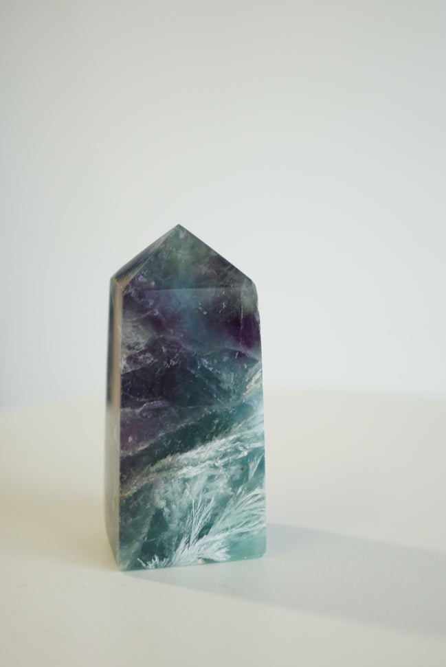 紫藍羽毛螢石柱 - ART OF GEM 
