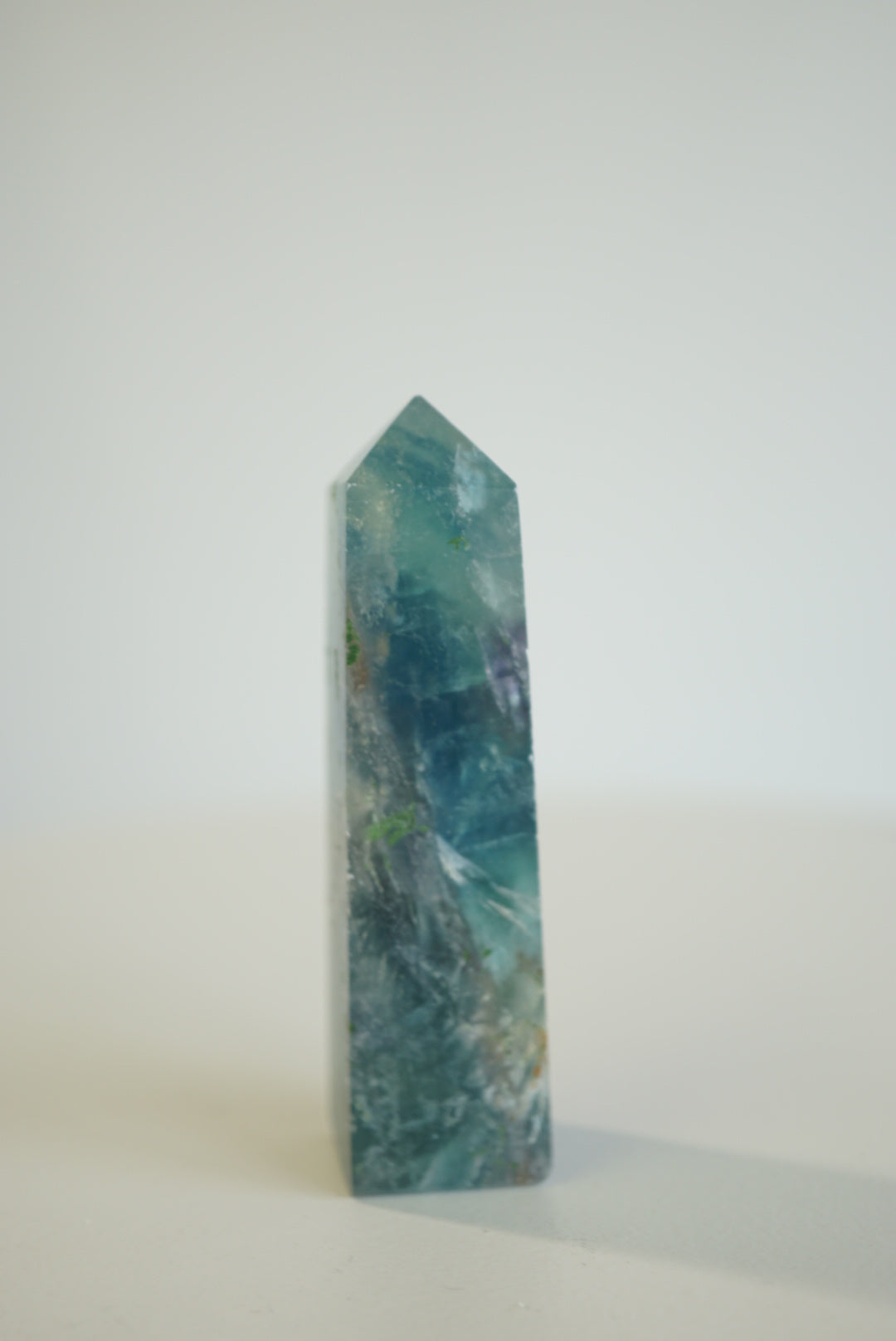 紫藍羽毛螢石柱 - ART OF GEM 