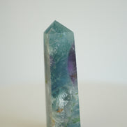 紫藍羽毛螢石柱 - ART OF GEM 