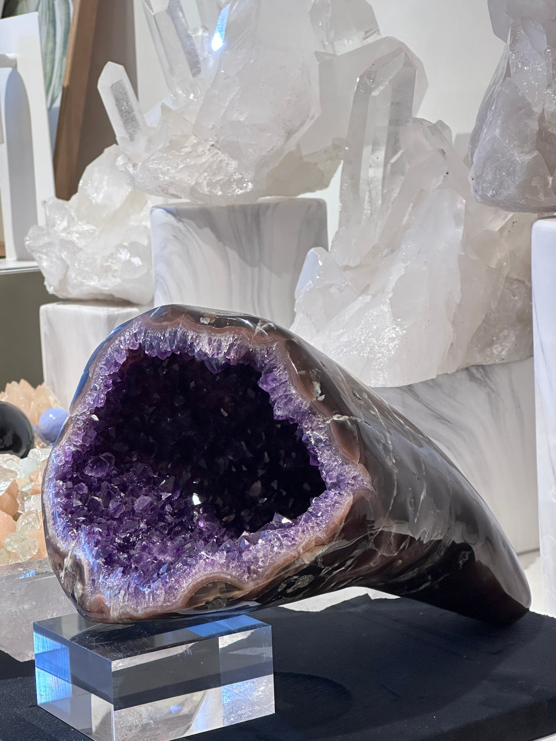 罕有烏拉圭全瑪瑙拋光紫晶洞 - ART OF GEM 