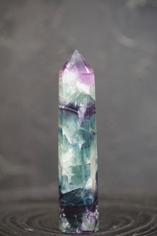 紫藍綠羽毛螢石柱 - ART OF GEM 