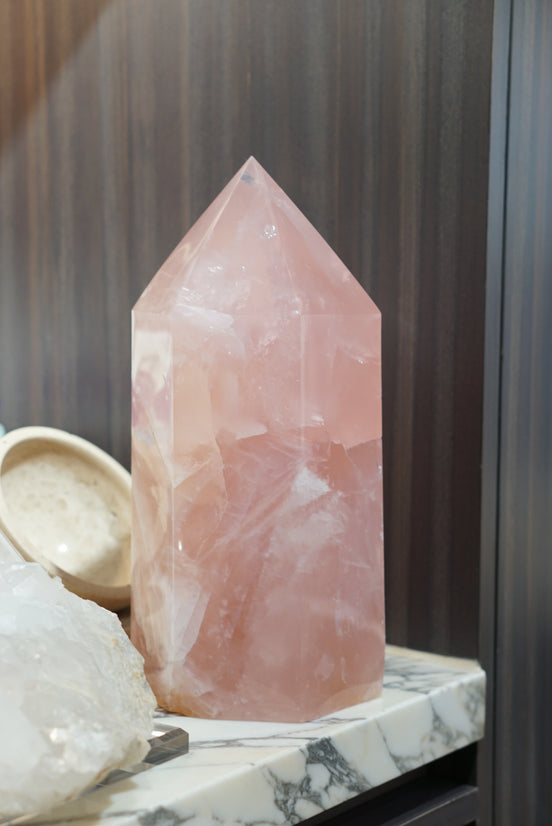 大型馬達加斯加粉晶柱 - ART OF GEM 