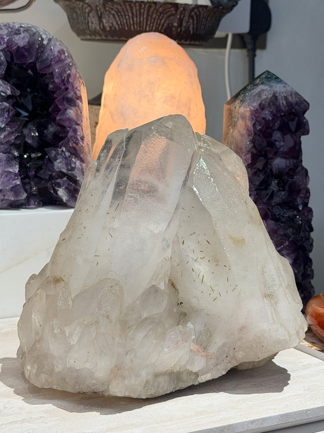 巴西白水晶簇共生綠碧璽 (4.26kg)