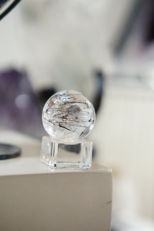 黑髮晶球 Black Rutilated Quartz Sphere