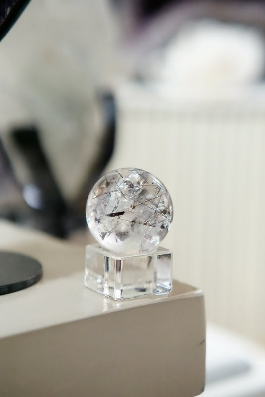 黑髮晶球 Black Rutilated Quartz Sphere