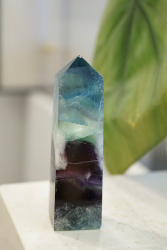 紫藍綠羽毛螢石柱  Fluorite Tower