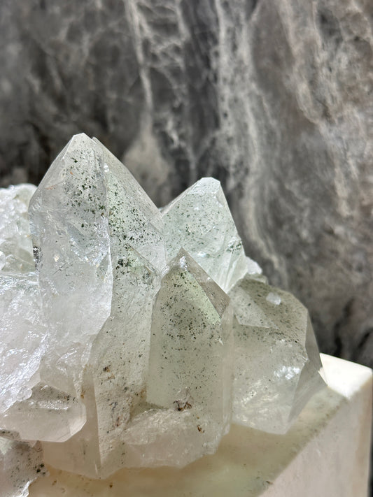 巴西綠幽靈白水晶簇Brazil White Quartz Cluster with green phantom