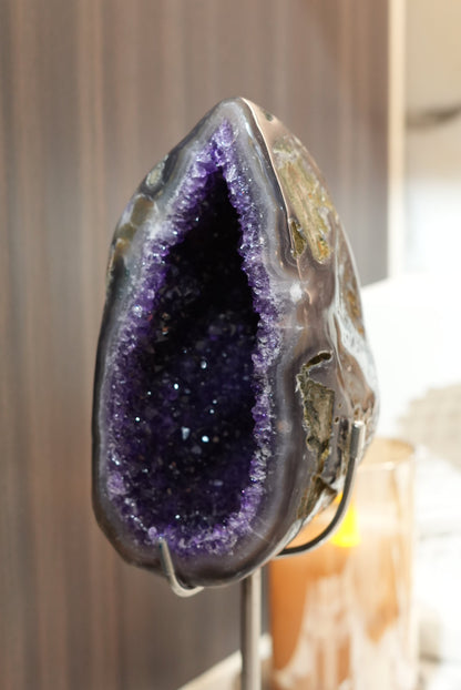 Teardrop-shaped Uruguayan amethyst geode (with base)