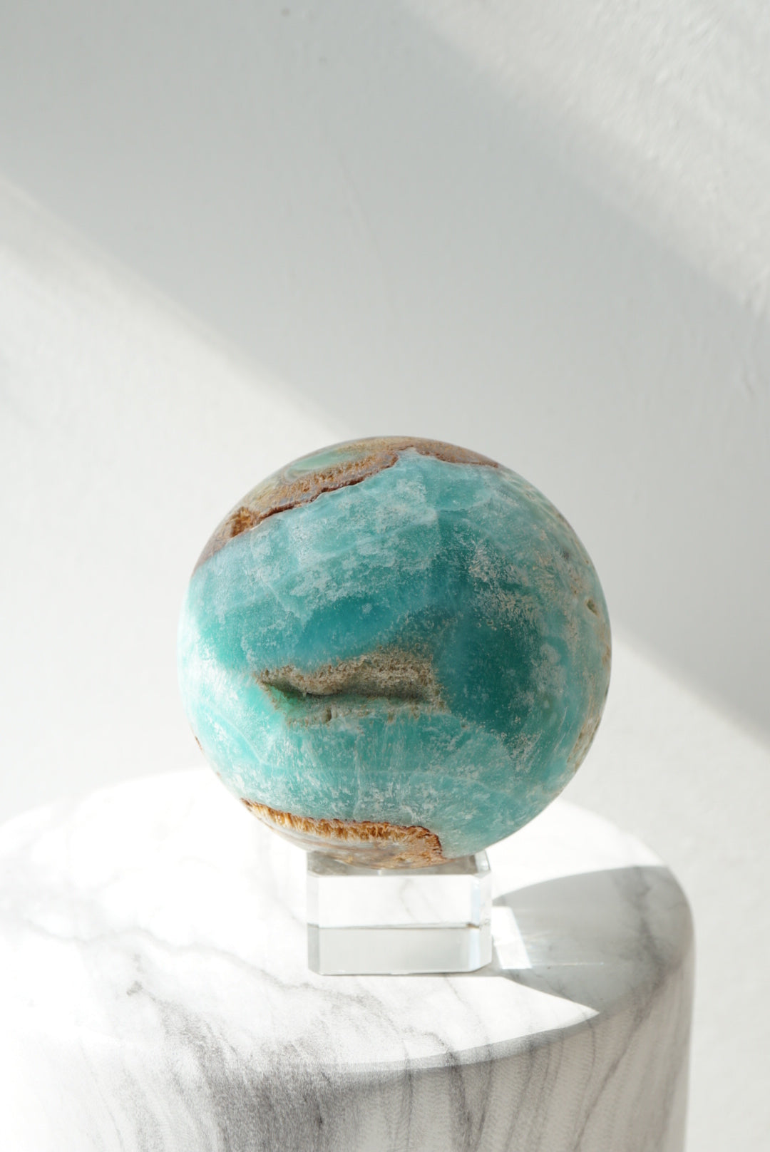 藍加勒比方解石球 Blue Caribbean Calcite Sphere