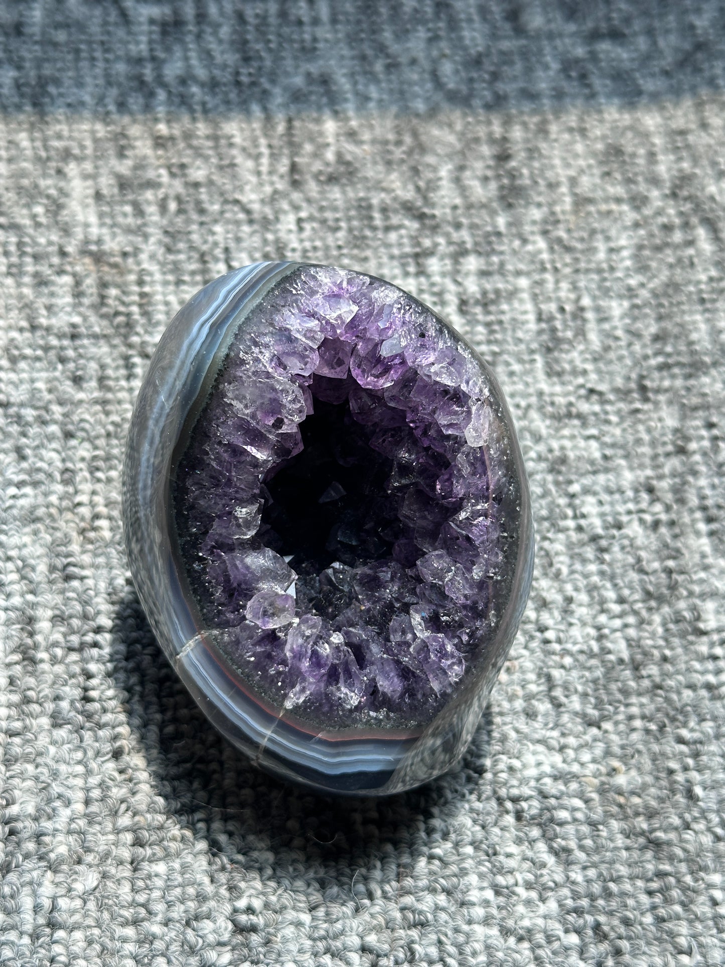 烏拉圭藍瑪瑙紫晶洞 Uruguay Amethyst geode with blue agate