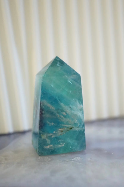 綠羽毛螢石柱  Fluorite Tower - ART OF GEM 