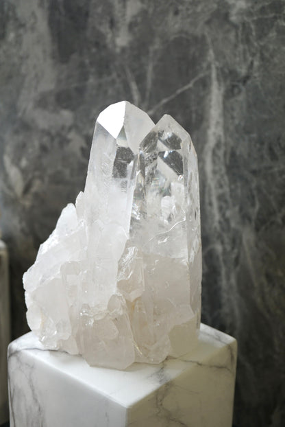 2KG藝術雕塑形態巴西白水晶簇 （超清透，帶彩虹）Brazil White Quartz Cluster - ART OF GEM 