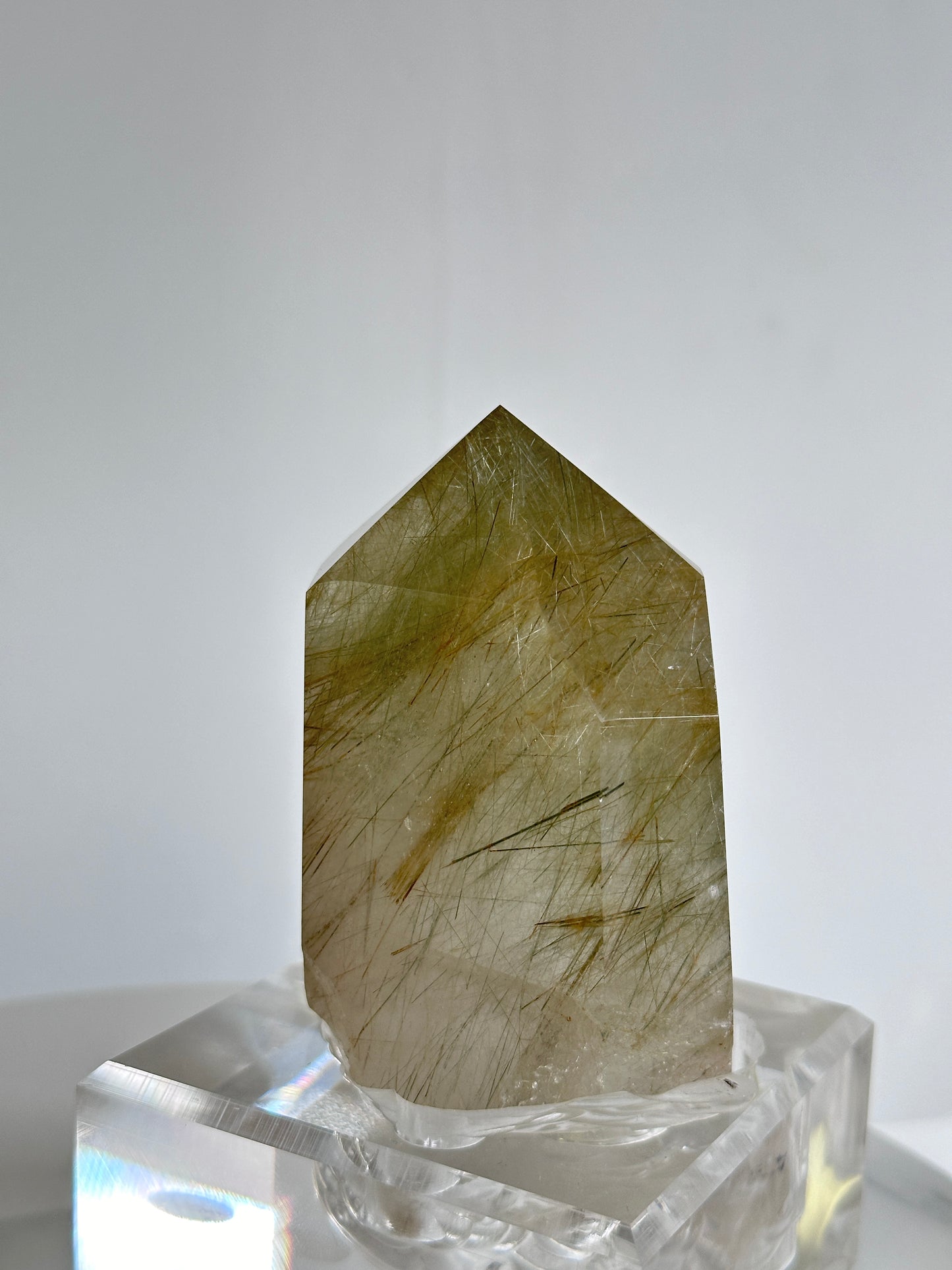 金髮綠髮晶柱 （連座）Golden Rutiled Quartz and Green Rutilated Quartz Tower