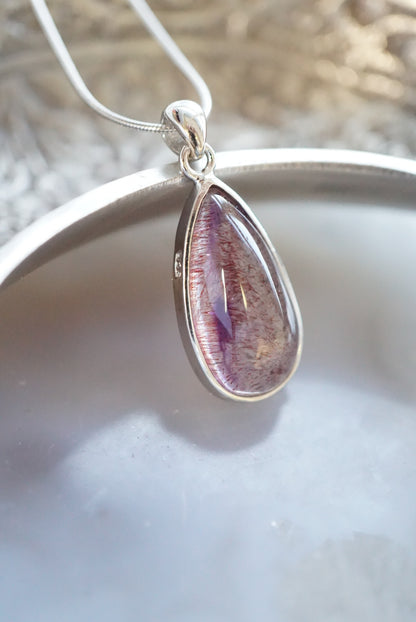 草莓晶紫髮超7吊墜（配925 銀鏈）
super seven pendant with strawberry Quartz （with 925 Silver Necklace) - ART OF GEM 
