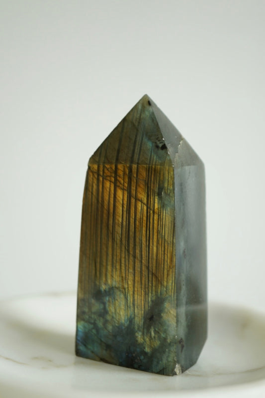 拉長石柱 Labradorite Tower