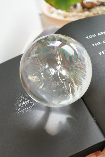 清透彩虹巴西白水晶球 Brazil White Quartz Sphere - ART OF GEM 