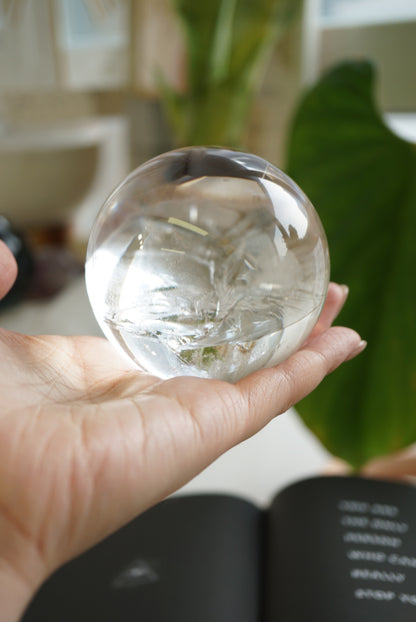 清透彩虹巴西白水晶球 Brazil White Quartz Sphere - ART OF GEM 
