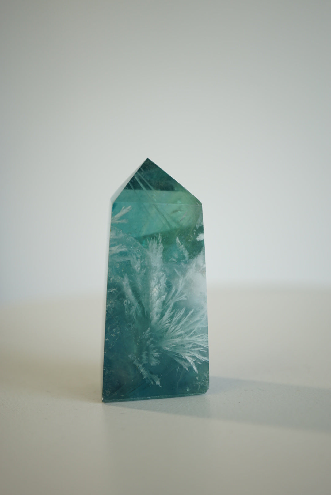 綠羽毛螢石柱  Fluorite Tower