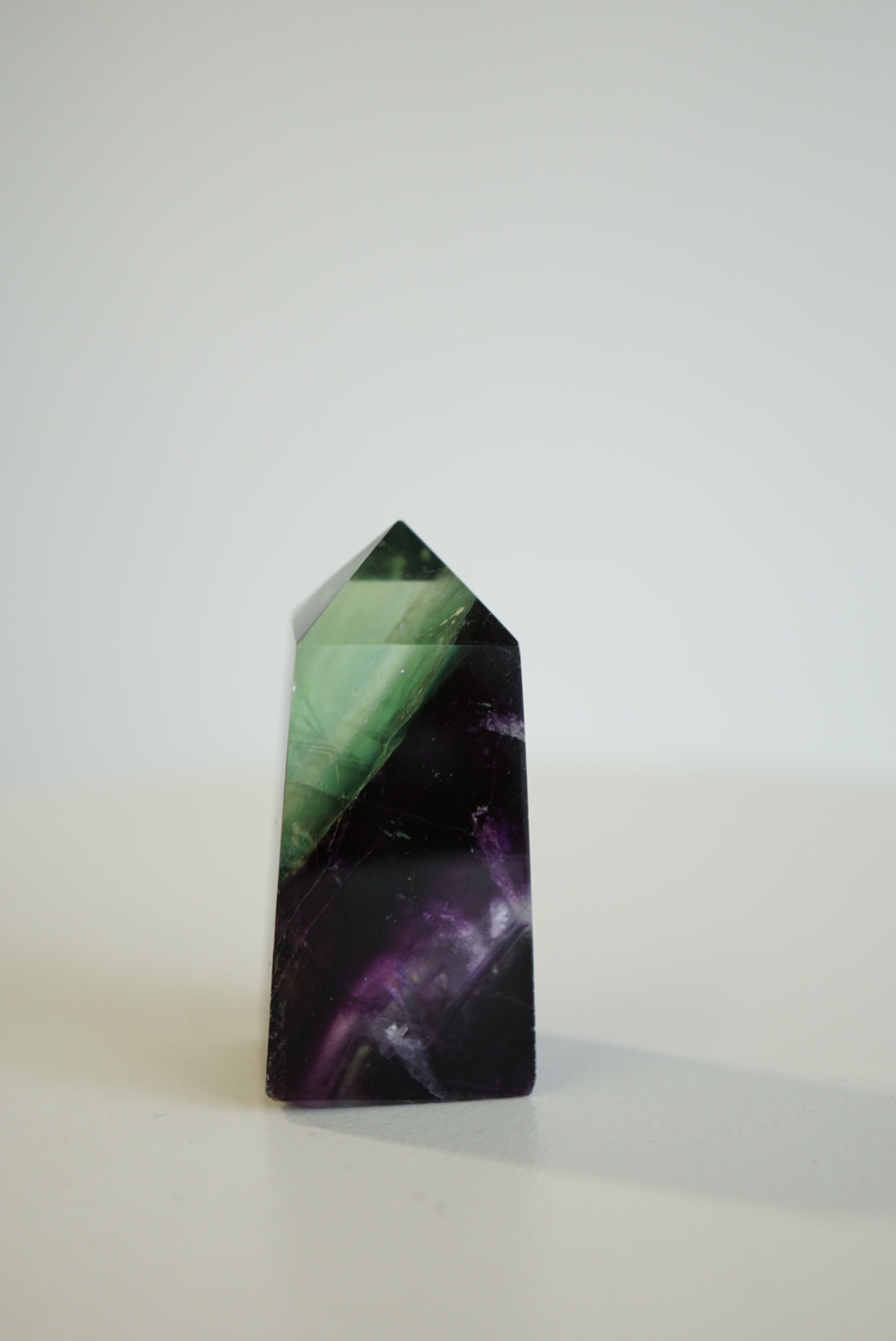 紫綠羽毛螢石柱  Fluorite Tower