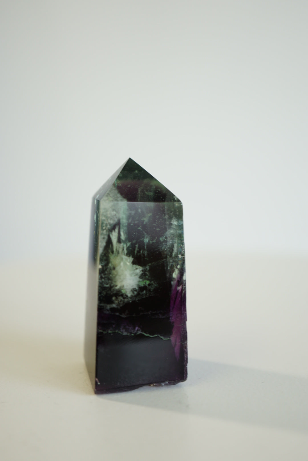 紫綠羽毛螢石柱  Fluorite Tower