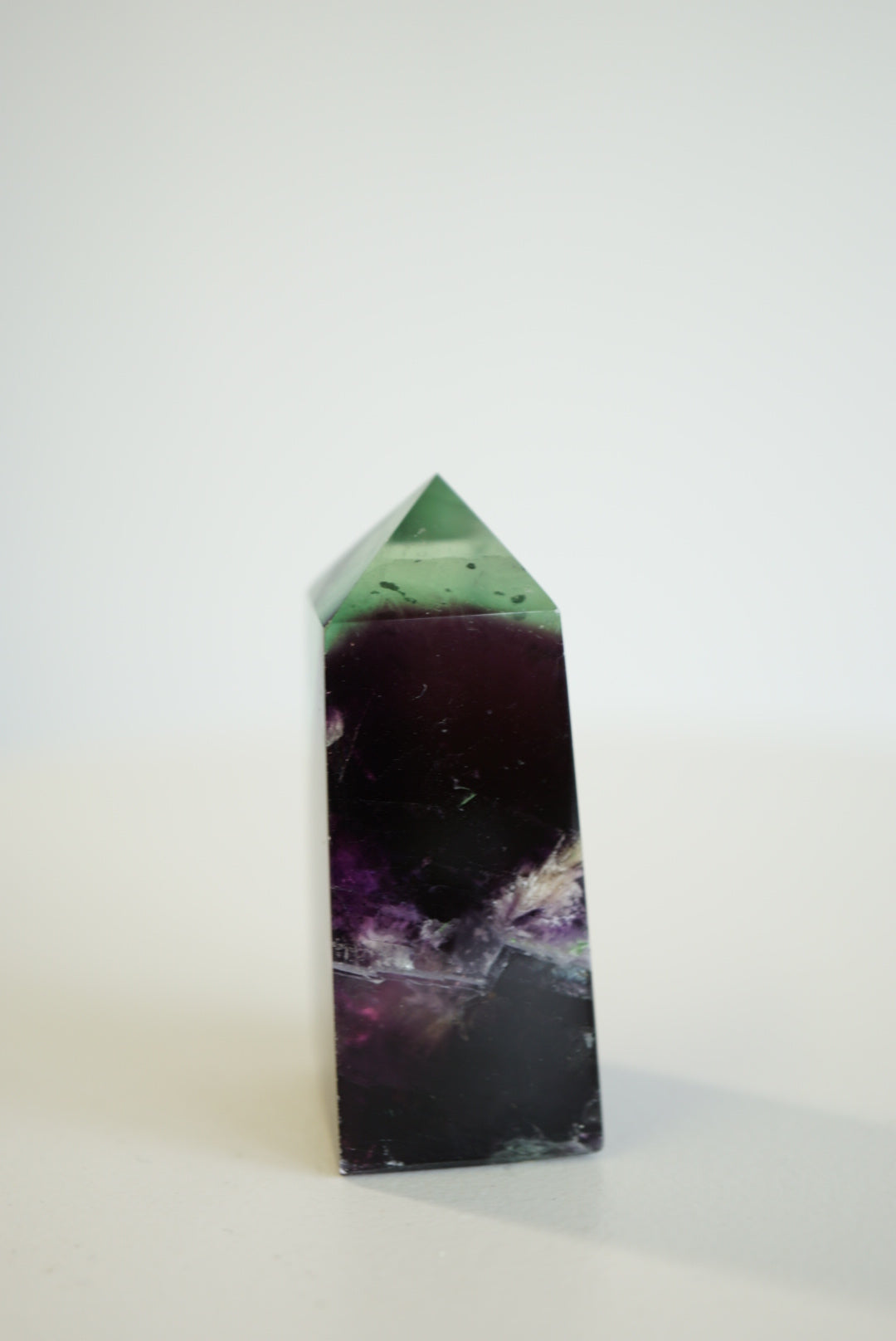 紫綠羽毛螢石柱  Fluorite Tower