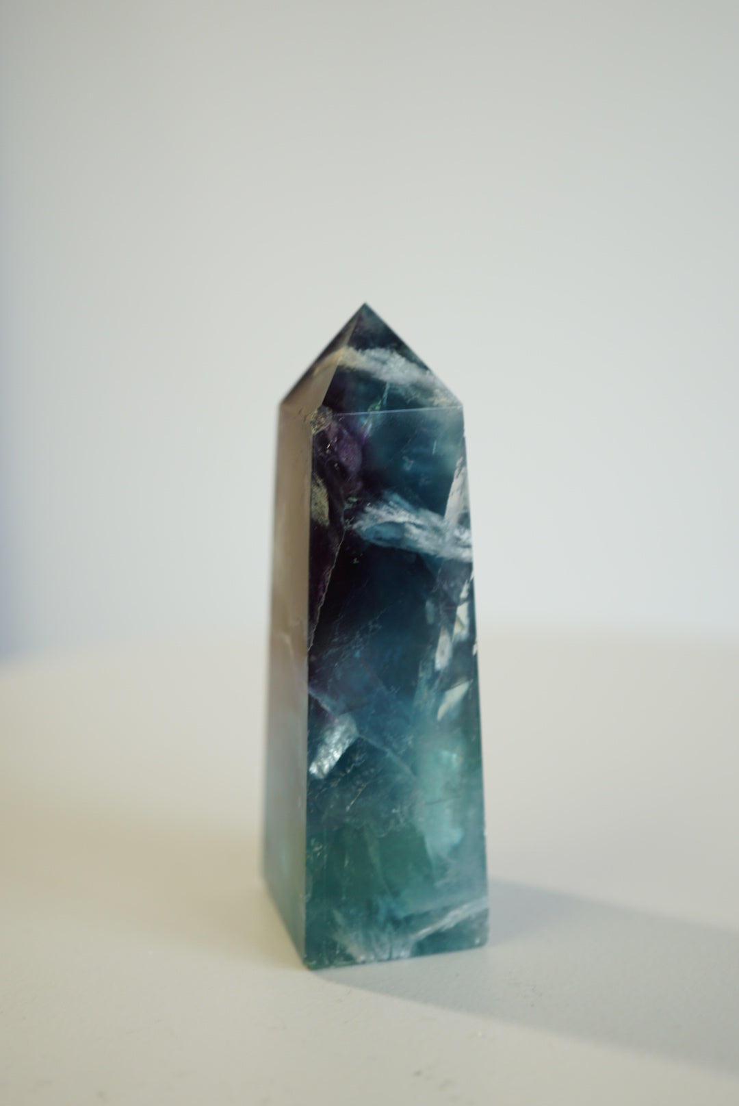 紫藍羽毛螢石柱  Fluorite Tower