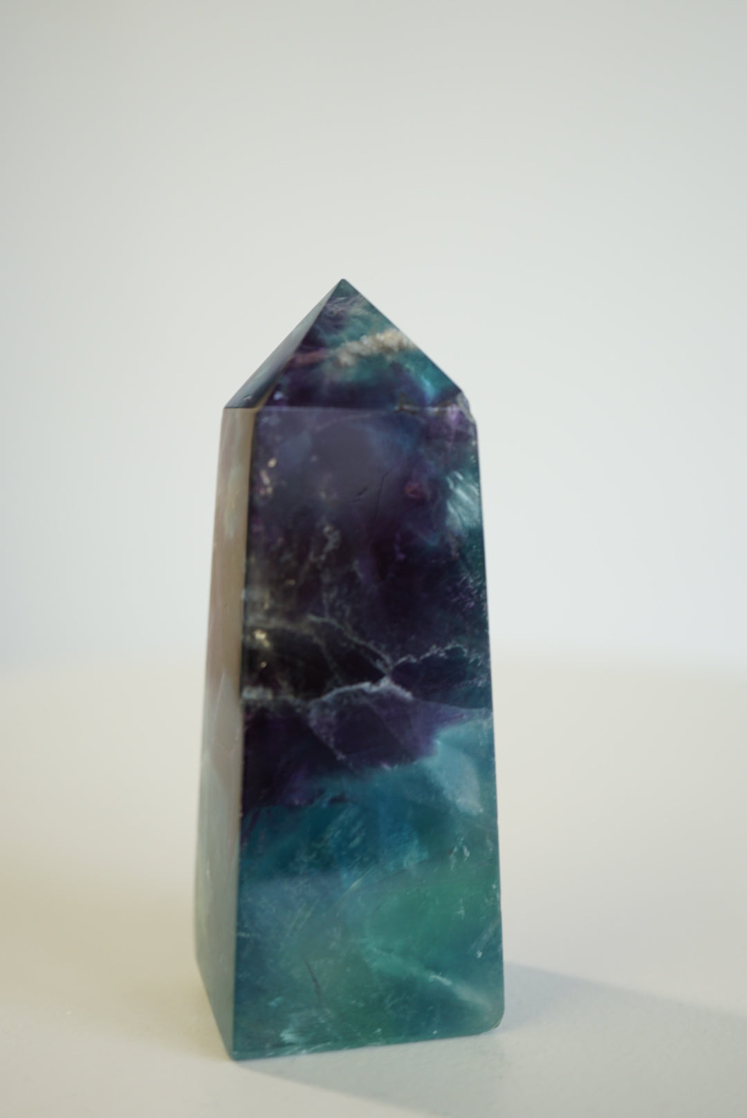 紫藍羽毛螢石柱  Fluorite Tower