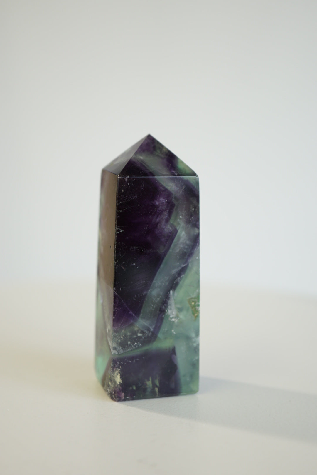 紫綠羽毛螢石柱  Fluorite Tower