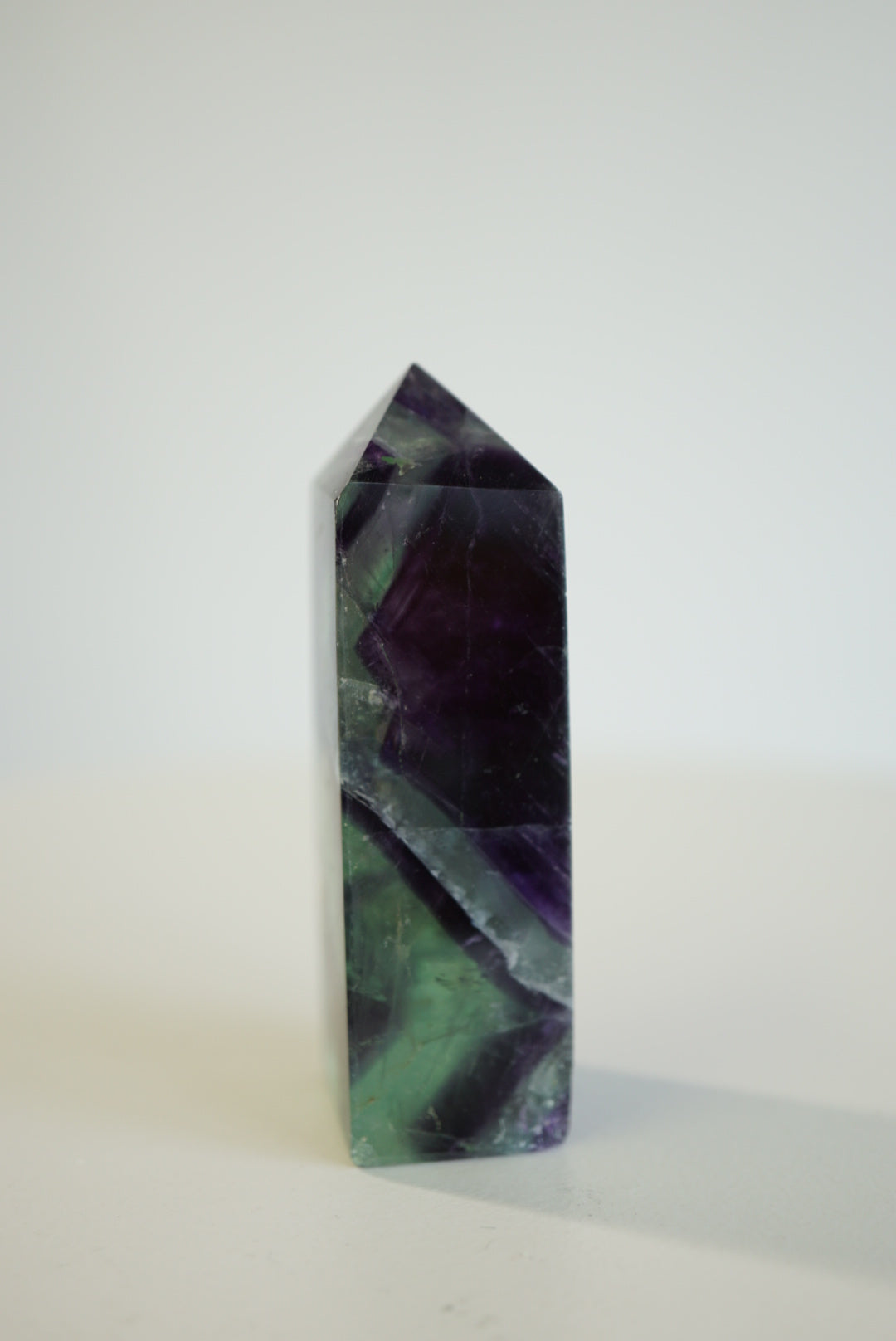 紫綠羽毛螢石柱  Fluorite Tower