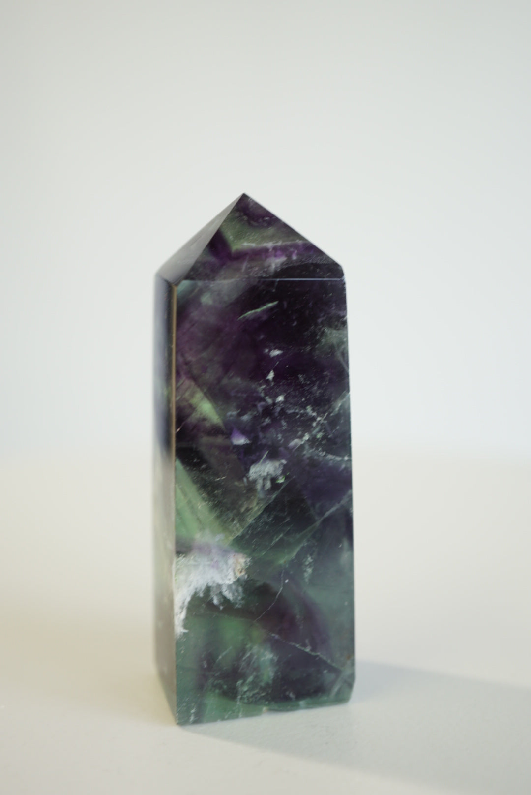 紫綠羽毛螢石柱  Fluorite Tower