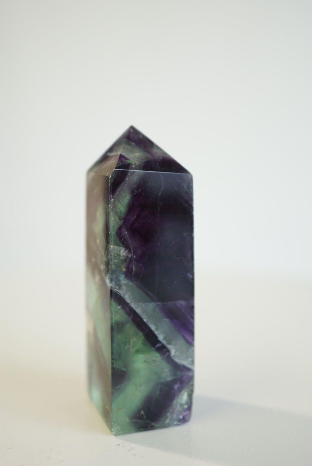 紫綠羽毛螢石柱  Fluorite Tower