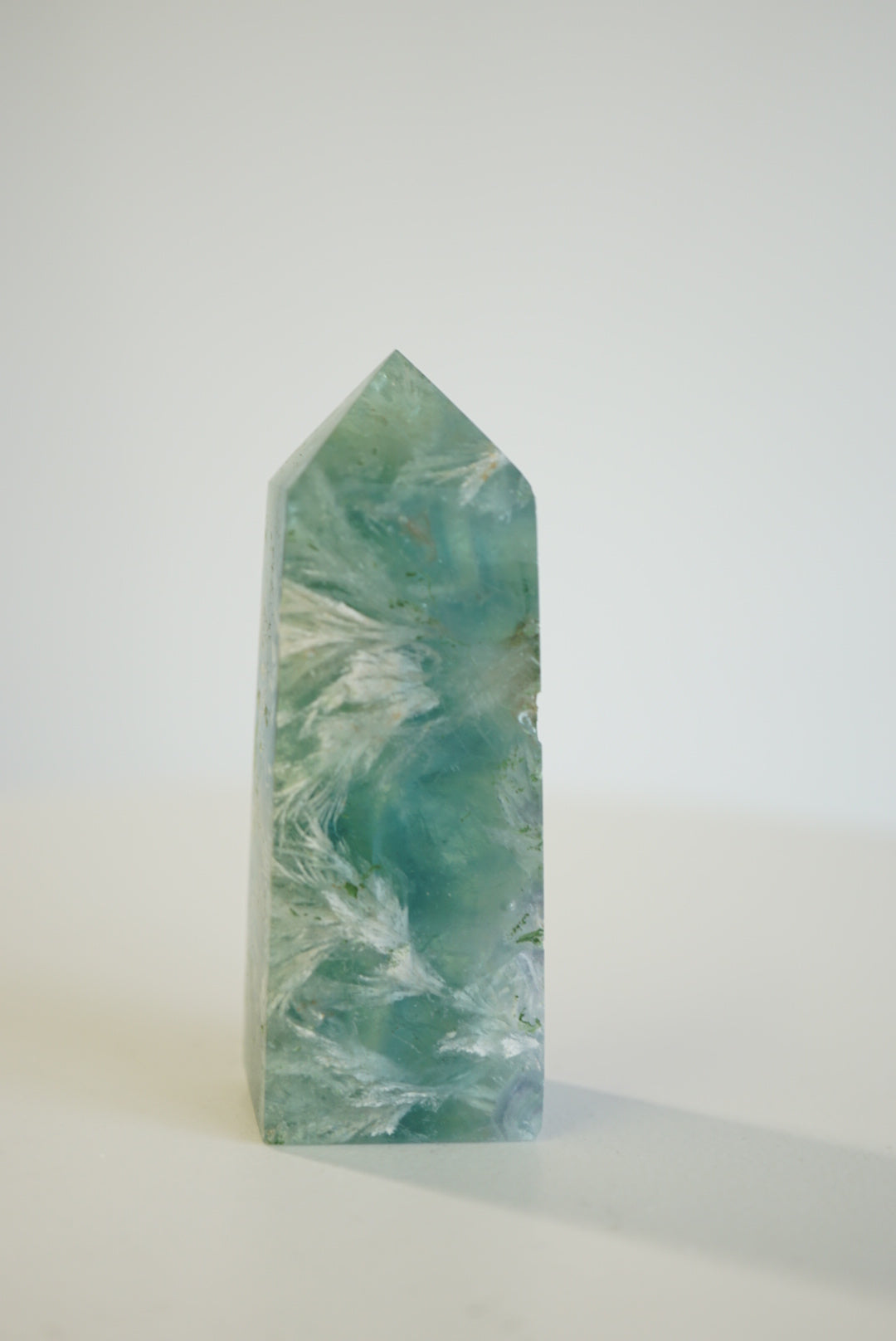 綠羽毛螢石柱  Fluorite Tower