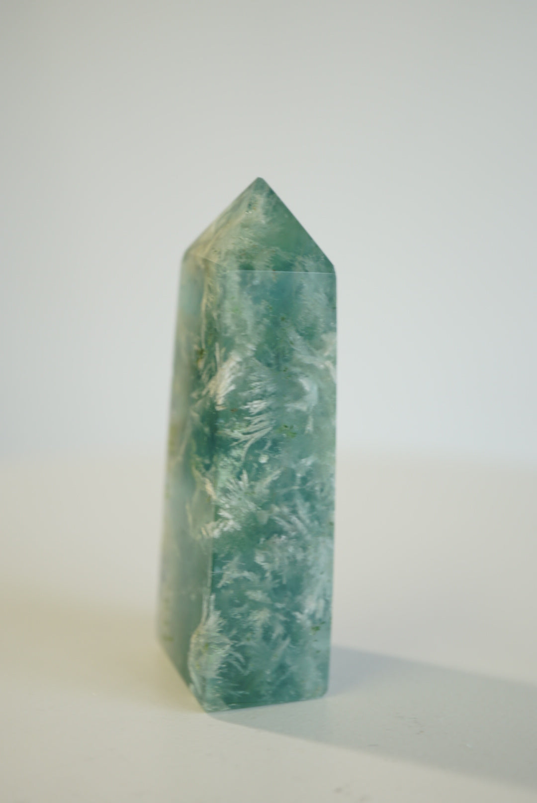 綠羽毛螢石柱  Fluorite Tower