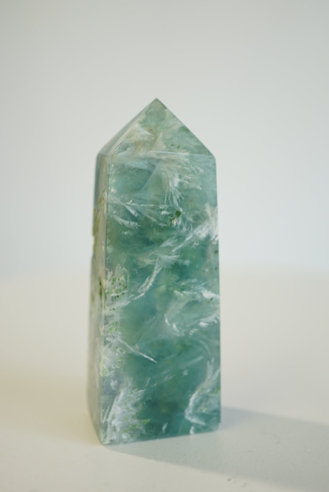 綠羽毛螢石柱  Fluorite Tower