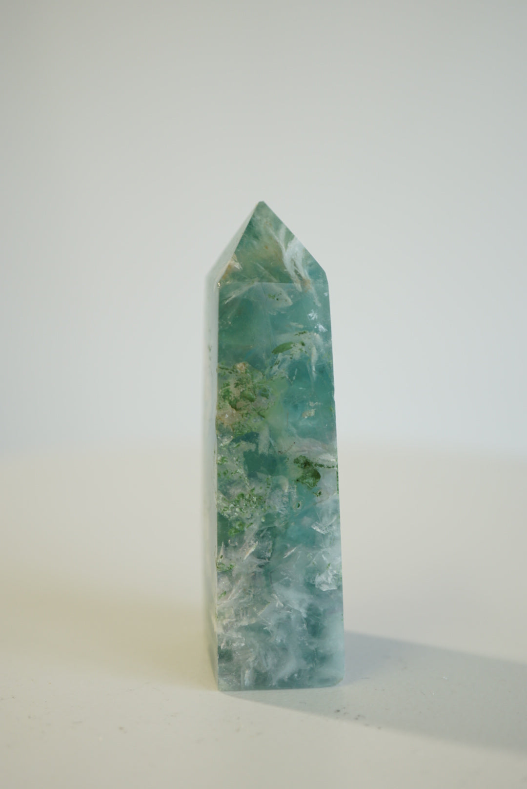 綠羽毛螢石柱  Fluorite Tower