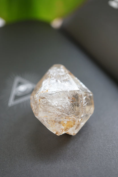 巴基斯坦黃泥骸骨水晶 Pakistan Fenster Quartz - ART OF GEM 