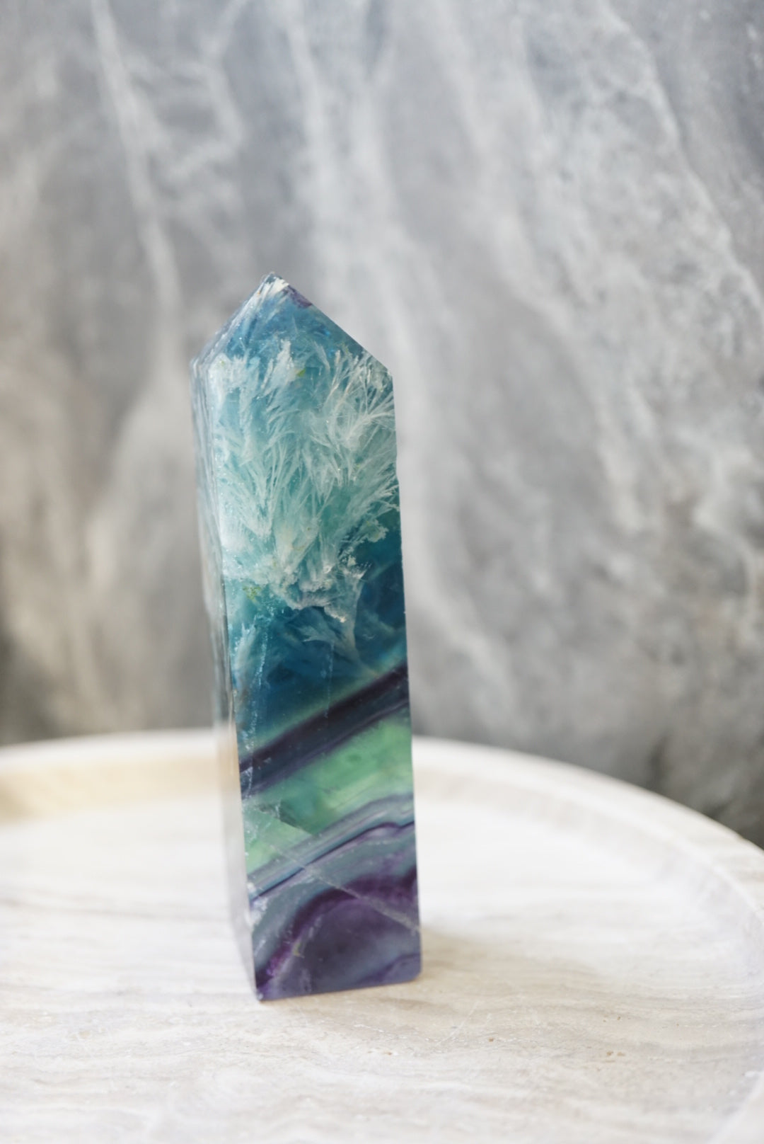 紫藍綠羽毛螢石柱  Fluorite Tower