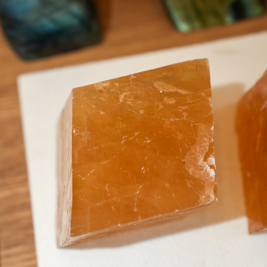 黃方解石原石 Raw Honey Calcite - ART OF GEM 