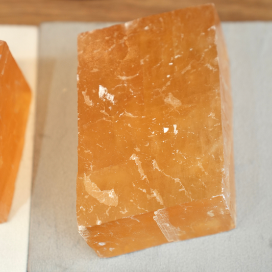黃方解石原石 Raw Honey Calcite - ART OF GEM 