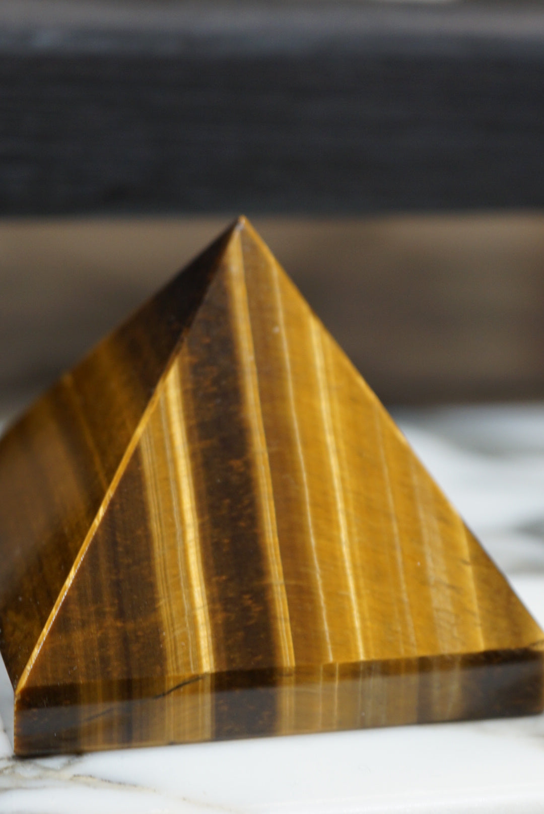 虎眼石金字塔 Tiger Eye Pyramid - ART OF GEM 