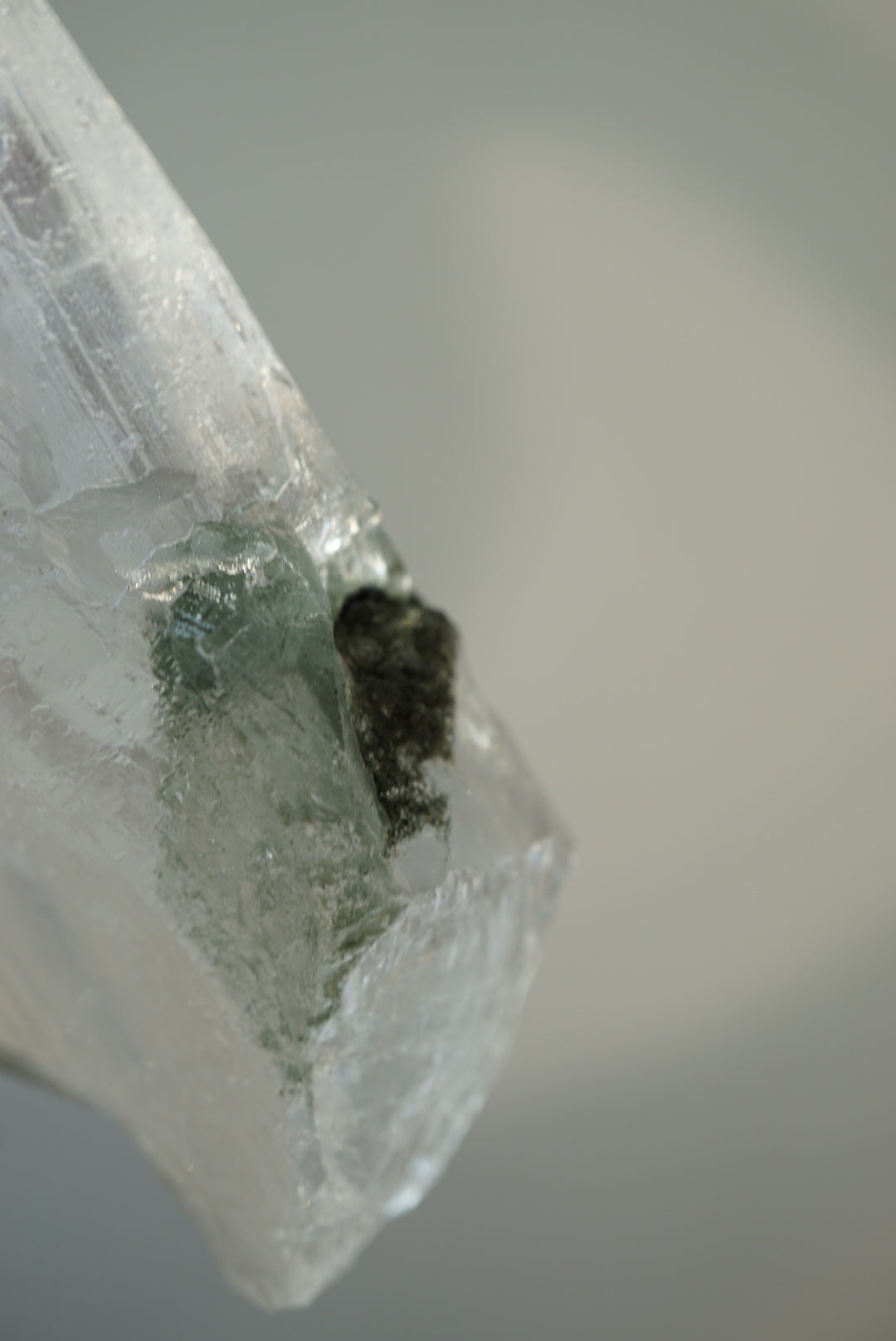 印度喜馬拉雅綠幽靈白水晶 India Himalayan White Quartz with green phantom