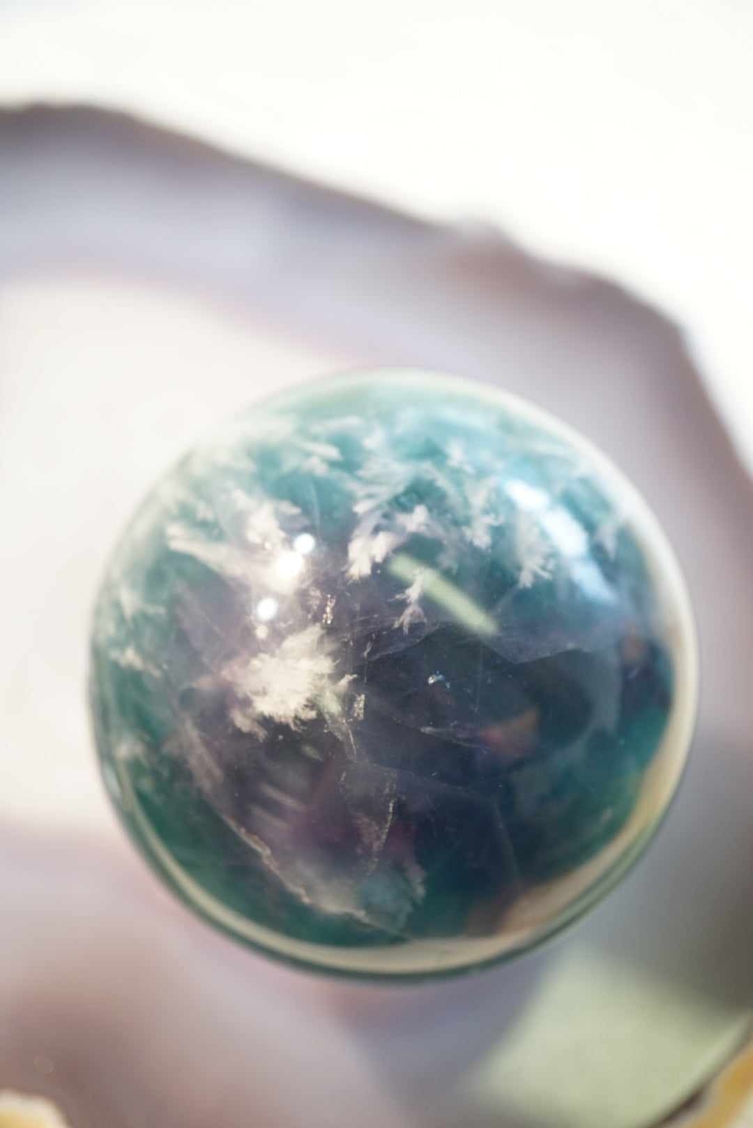 紫藍綠漸變羽毛螢石球Fluorite Sphere