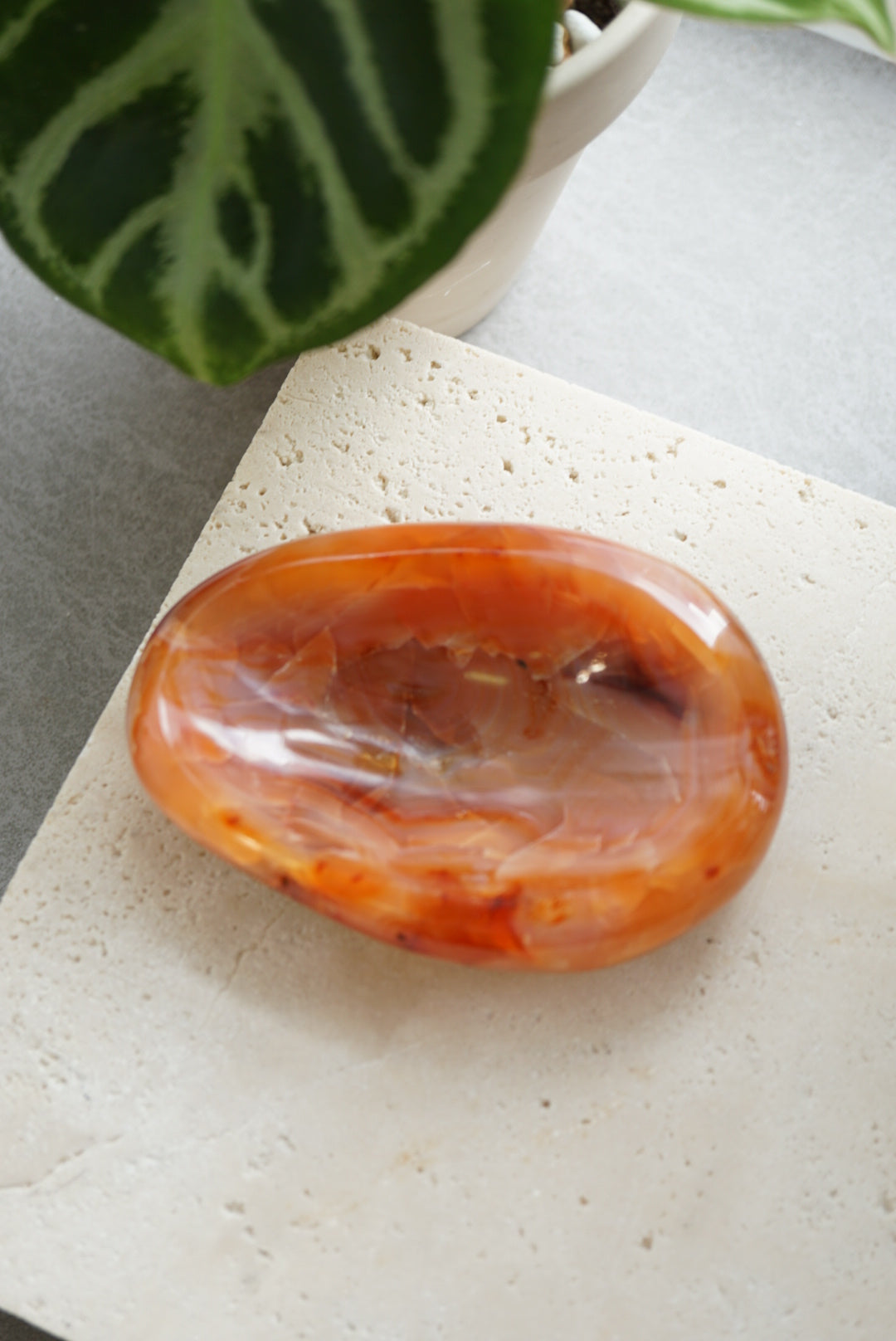 紅瑪瑙碗 Red Agate Bowl