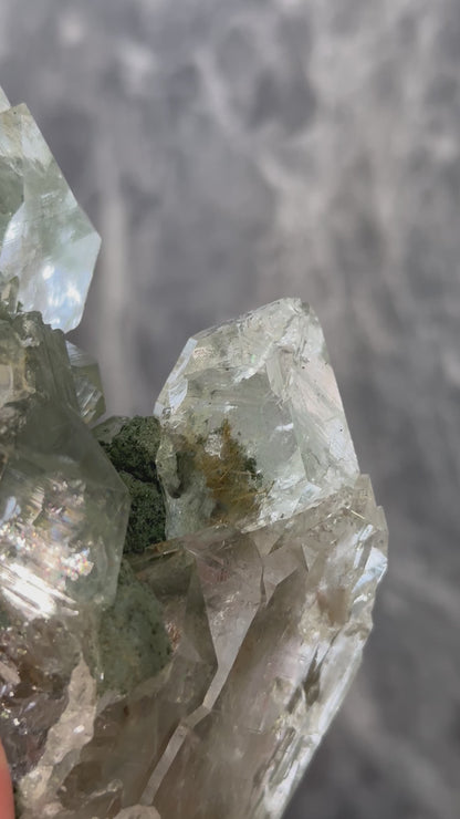 印度喜馬拉雅綠幽靈金髮晶白水晶 （帶資料庫）India Himalayan White Quartz with green phantom and gold rutiled quartz （with record keeper)