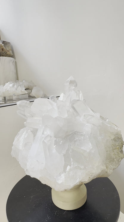 12KG 重量級巴西白水晶簇 Brazil White Quartz Cluster